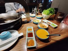 -明洞阿姨·韩式酱蟹烤肉·创意料理(三元桥店)