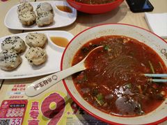 -小杨生煎(金山百联购物中心3楼店)