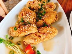 -Chom Cafe and Restaurant