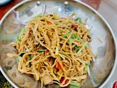 干锅宜兴野竹笋-元银甲·湖北地标美食(汉阳店)