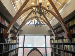 -钟书阁(松江泰晤士小镇店)