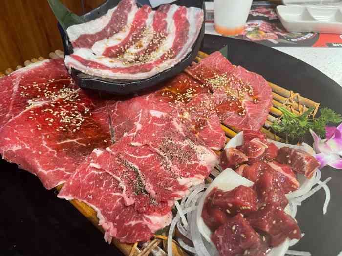 猫抓烤肉(观音桥九街店)-"在重庆吃的最后一顿饭,选择了烤肉,选择了.