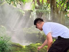 -Chom Cafe and Restaurant