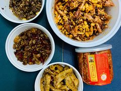 -鑫记婆婆兔·成都特产·兔头手撕兔(太古里店)