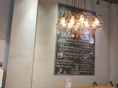 大堂-HELLO 27 意面·沙拉·帕尼尼