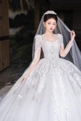 -莫小姐婚纱