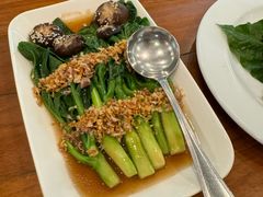 -Chom Cafe and Restaurant