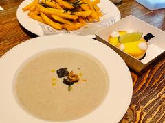梅粉红薯条-1886德国汽车餐厅(外滩十六铺码头店)