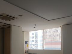 -卡罗酒店(东门晒布地铁站店)