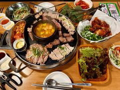 -江南猪肉商会无限续吃(弘大店)