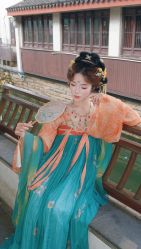-一揽芳华汉服旗袍体验馆(拙政园店)