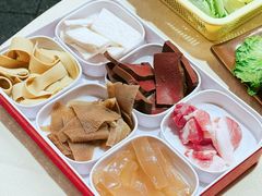 -猪三哥肥肠鸡川菜小炒