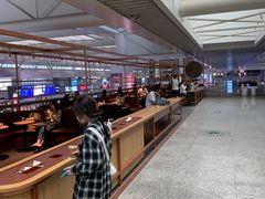 自助取餐区-星巴克(上海虹桥站2A检票口)
