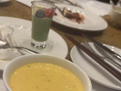-松山湖凯悦酒店·Café自助餐厅·周末火舞秀表演