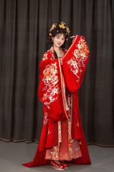 -衣贝姿婚纱礼服馆