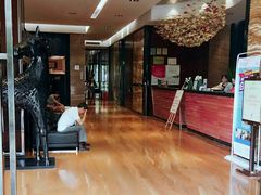-武汉光谷广场杨家湾地铁站怡程酒店