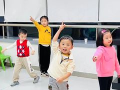 -蓝话筒·少儿成人演讲口才·主持朗诵·戏剧表演(大华第一坊店)