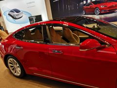 -TESLA 特斯拉(上海太古汇体验店)
