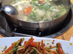 -大众跷脚牛肉馆·非遗传承单位(峨眉山店)