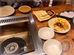 -老牌坊云南鱼豆花火锅(爱建店)