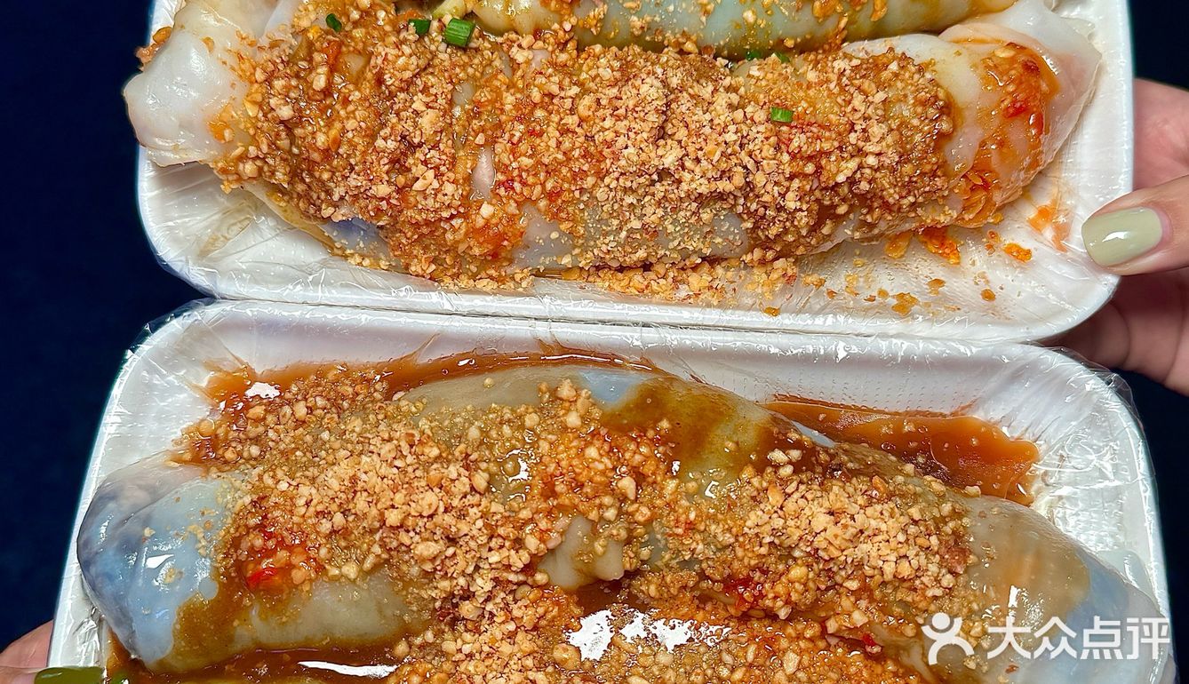 南宁的卷筒粉啊啊啊啊 一定要加多多的黄皮酱和花生碎