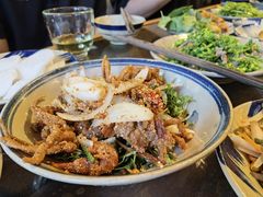 -Cuc Gach Quan Restaurant