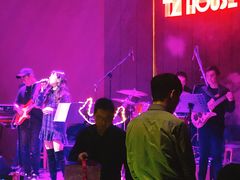 -TZ House音乐现场(来福士中心店)