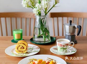 昨晚做香葱肉松蛋糕卷,好久不做了