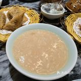 二楼自助点餐，饭菜都是不错的，价格也比较合理
