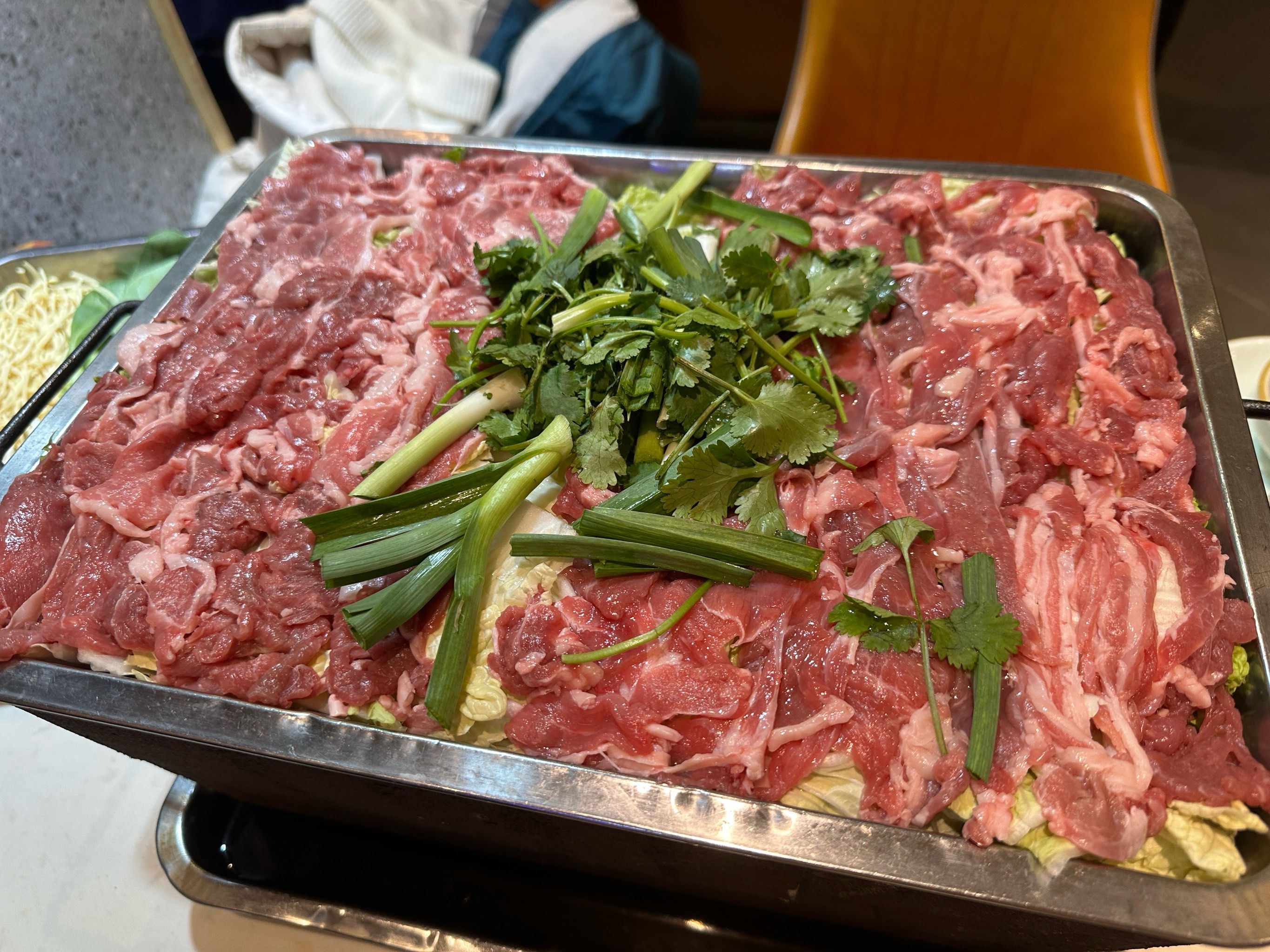 冬天就该吃点热乎的碳锅羊肉
