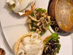 -菌海森林·非遗野生菌火锅(西山区滇池路摩根道店)