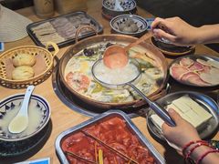 -洱火云南酸菜牛肉火锅(石景山当代商城店)