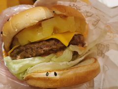 凤梨牛肉汉堡-牛纽塔·牛人堡(群众路店)