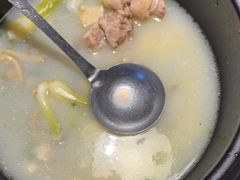 -土砂锅生态山庄·非遗砂锅雅鱼