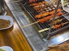 -哈尔滨小酒馆·鲜肉现穿自助烧烤(康新花园店)