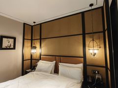 -万泊酒店(长沙五一广场国金中心店)