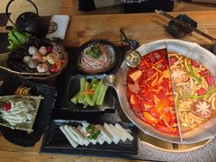 -湊湊火锅·茶憩(南京东路悦荟店)