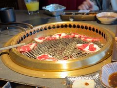 -铭牛烧肉·和牛海鲜自助(高新月牙湖店)