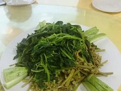 -华龙特色大骨鸡农家菜馆