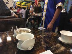倒茶-鼎盛蜀坊·重庆江湖菜(市桥地铁站店)