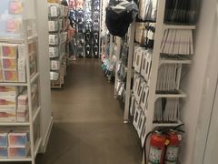 -名创优品(河南郑州健康路2店)