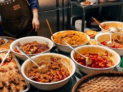 -爆炸头阿姨小四川正宗川味小吃(无任何分店)