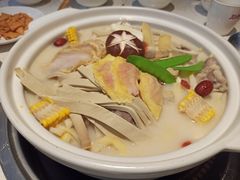 -三人行骨头王火锅(长寿店)