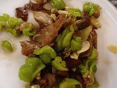 -蔼若春.传承三十年云南菜(金碧公园店)