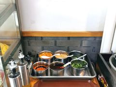 自助小料台-小谷姐姐麻辣拌·麻辣烫(潞河店)