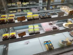 面包甜点陈列柜-六伴夏烘焙蛋糕·低糖动物奶油