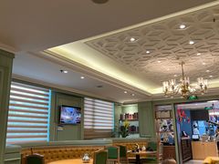 大堂-海派美食·家宴海鲜青岛菜·石锅鲽鱼头(东方城店)