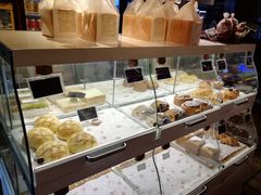 面包甜点陈列柜-KOMUGI 小麦家(新地假日广场店)