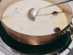 -洪氏嗨捞·广东猪肚鸡·椰子鸡火锅(西咸万象城店)
