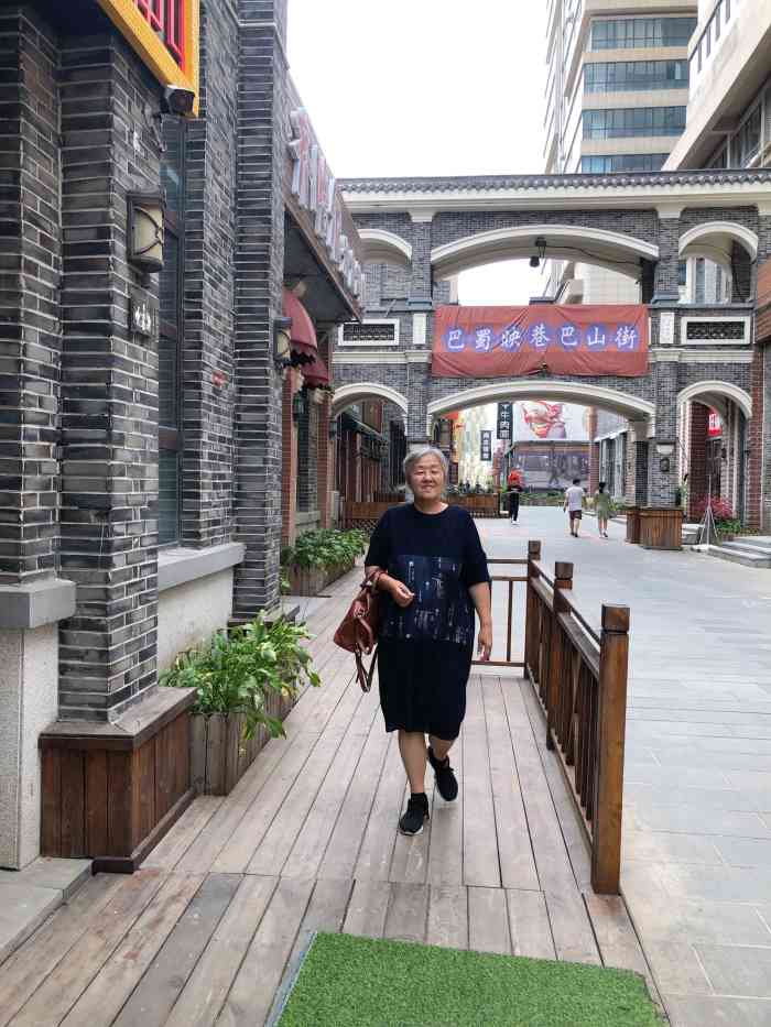 巴蜀映巷-"来韩庄吃饭,顺便来到了曾经很有名的巴蜀映.